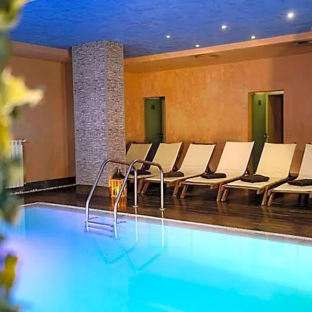 Cornelia Deluxe Residence, A31 فندق