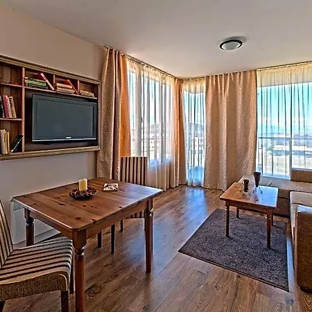 Cornelia Deluxe Residence, A31 فندق