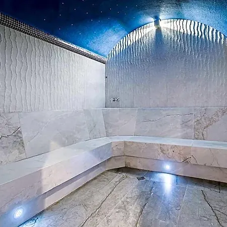 فندق Cornelia Deluxe Residence, A31 4*