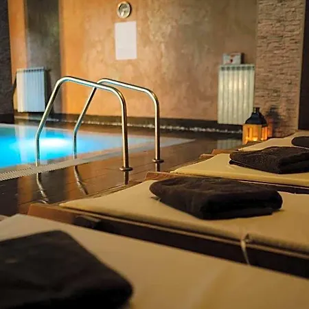 Cornelia Deluxe Residence, A31 فندق 4*